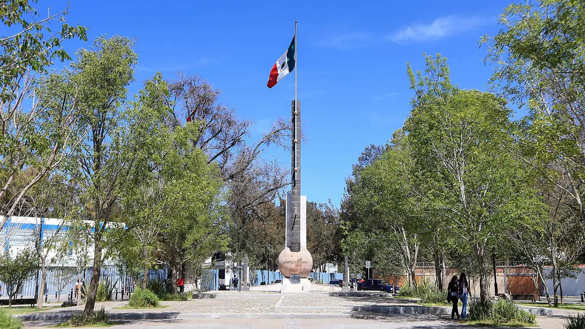 Monumento a la Bandera Miriam Martinez